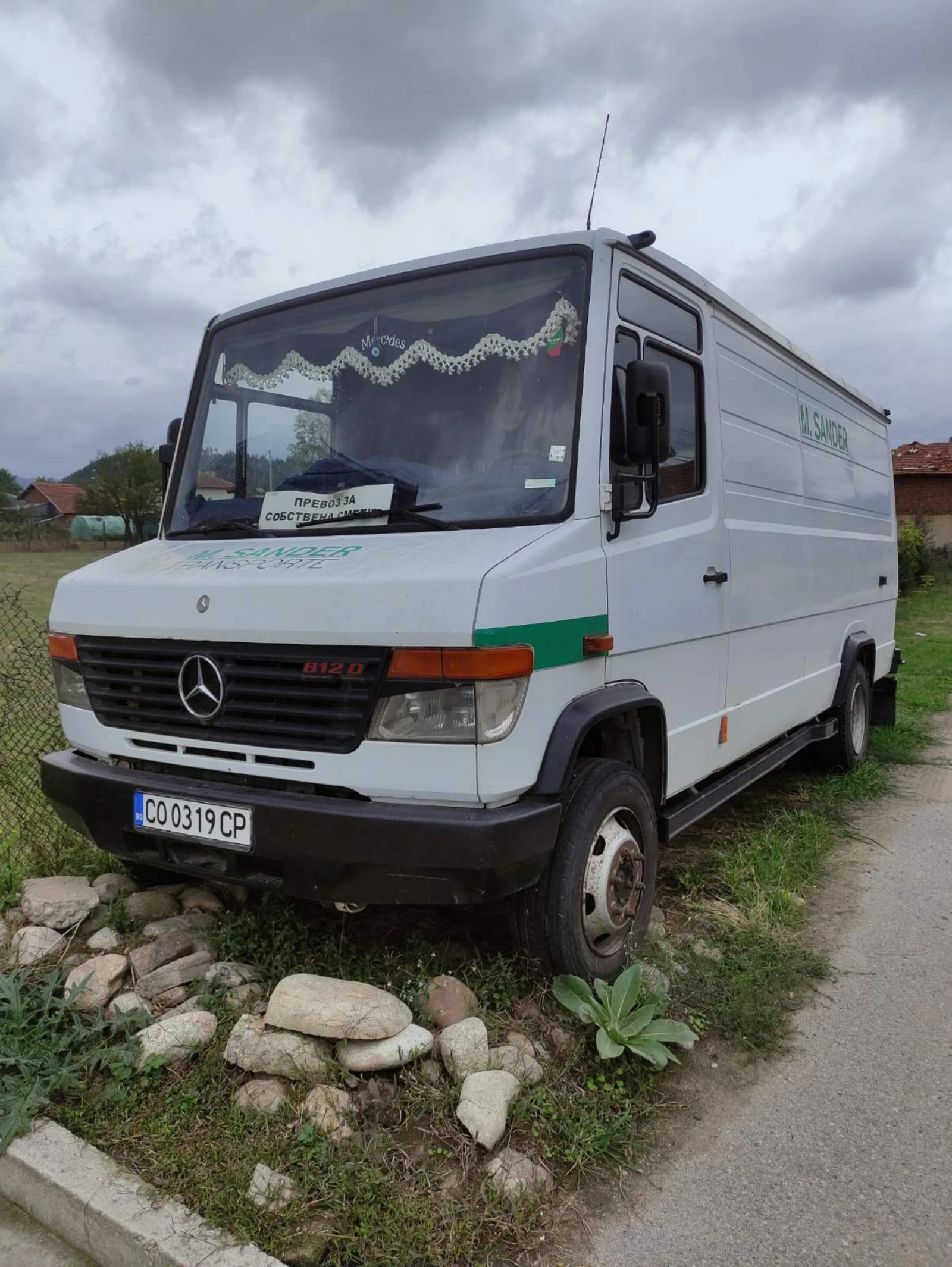 Mercedes-Benz 813