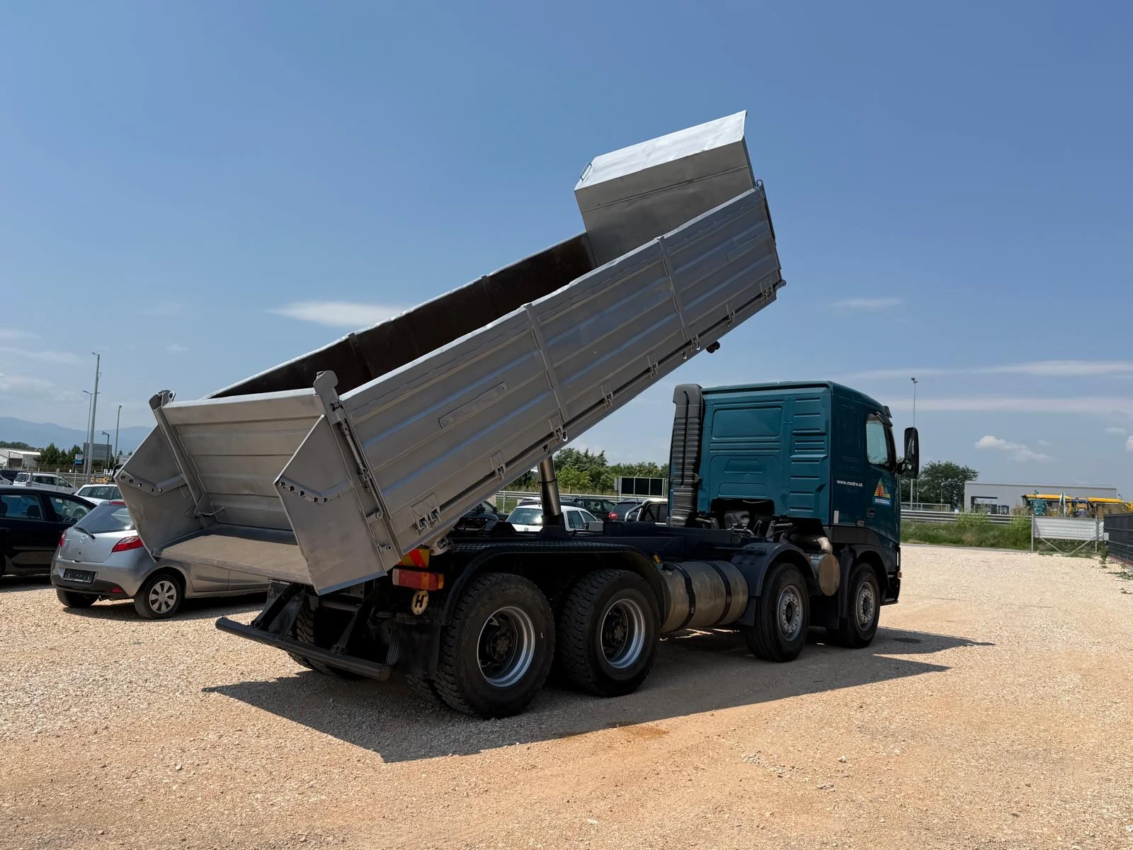 Volvo Fh 12 420, 8х4, Тристранен самосвал , Нов внос, , , снимка 12 - Камиони - 55067624