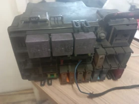 Renault ESPACE IV (2002 табло бушони под пасажерска седалка 20 евро лв Ем Комплект 0884333269, снимка 2 - Части - 38176023