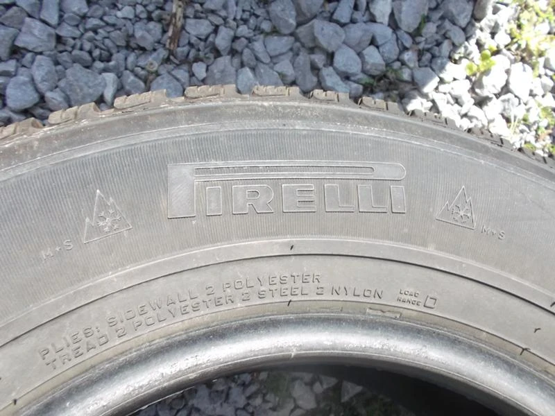 Гуми Зимни 235/65R16, снимка 4 - Гуми и джанти - 21272179