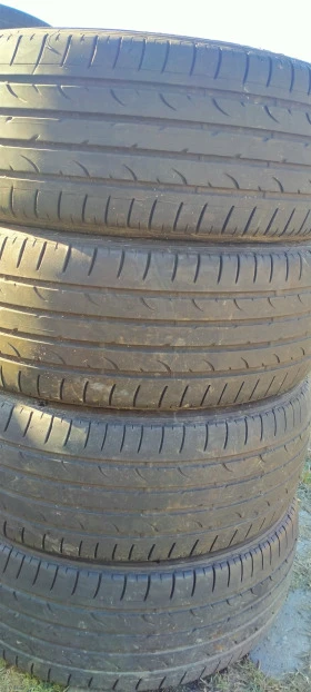 Гуми Летни 235/45R19, снимка 1 - Гуми и джанти - 44004898