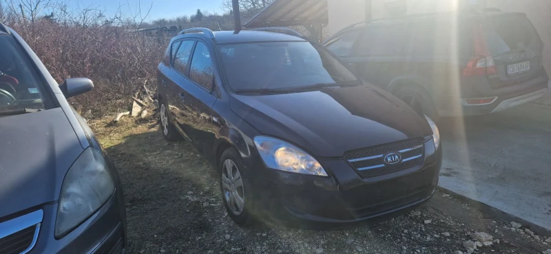 Kia Ceed Комби , снимка 2 - Автомобили и джипове - 48702349