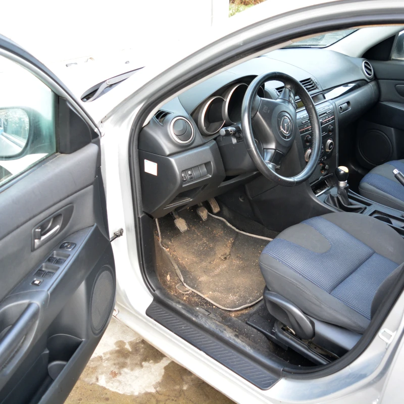 Mazda 3 1.6 i, снимка 6 - Автомобили и джипове - 49002349