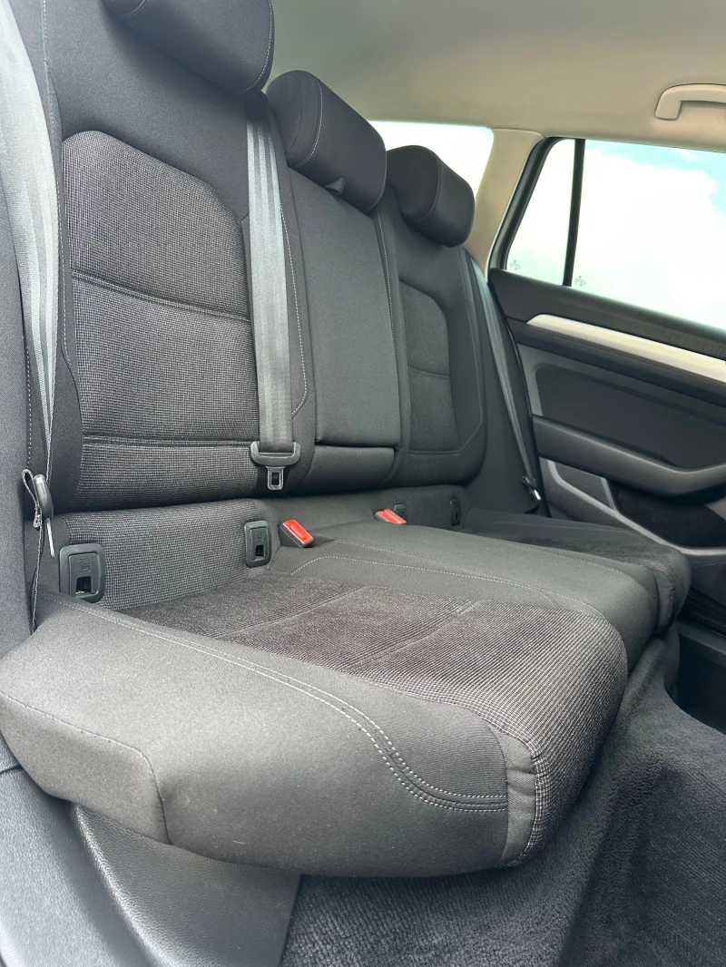 VW Passat 2.0 TDI * АВТОМАТ* , снимка 11 - Автомобили и джипове - 52091271