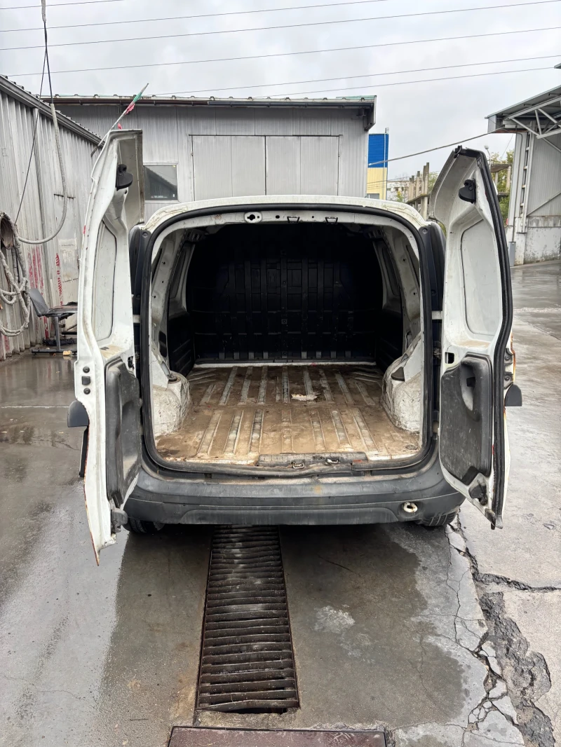 Dacia Logan, снимка 4 - Автомобили и джипове - 52812471