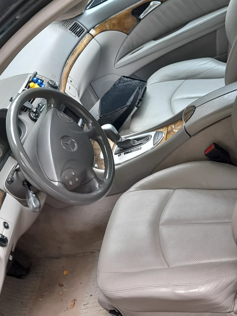 Mercedes-Benz E 280, снимка 3 - Автомобили и джипове - 52456985