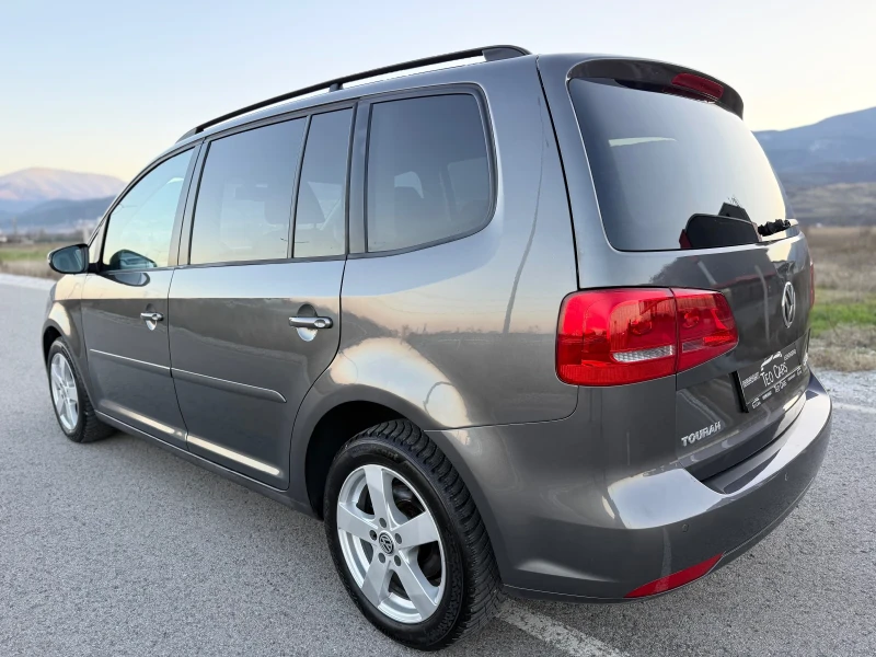 VW Touran 2.0 TDI / AVTOMAT / NAVI / PANORAMA / PARKTRONIC , снимка 5 - Автомобили и джипове - 52776695