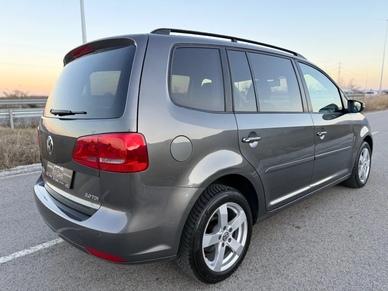 VW Touran 2.0 TDI / AVTOMAT / NAVI / PANORAMA / PARKTRONIC , снимка 7 - Автомобили и джипове - 52776695
