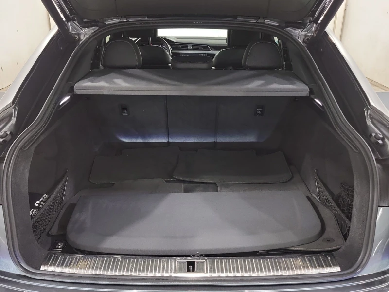Audi E-Tron SPORTBACK* TECHNIK* AWD* CARFAX* АВТО КРЕДИТ* , снимка 7 - Автомобили и джипове - 53225770