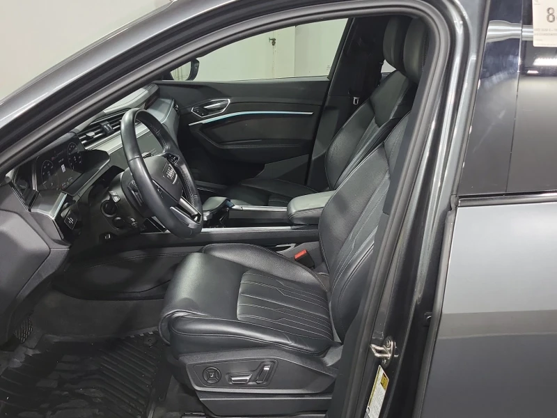 Audi E-Tron SPORTBACK* TECHNIK* AWD* CARFAX* АВТО КРЕДИТ* , снимка 10 - Автомобили и джипове - 53225770