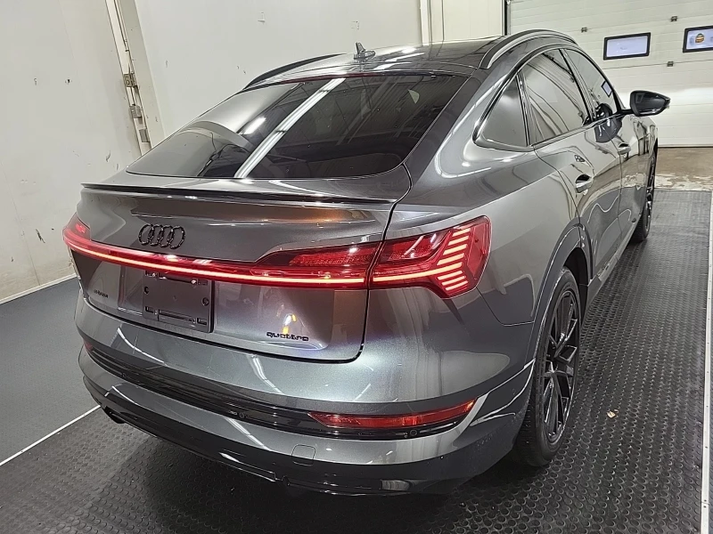 Audi E-Tron SPORTBACK* TECHNIK* AWD* CARFAX* АВТО КРЕДИТ* , снимка 4 - Автомобили и джипове - 53225770