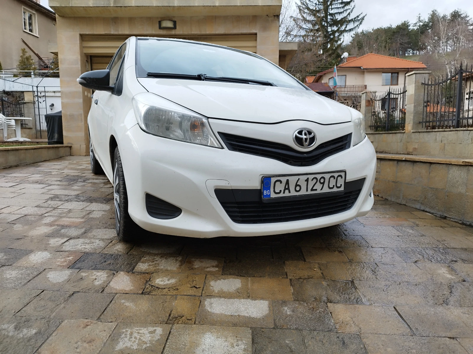 Toyota Yaris 1.33VVTI - изображение 3