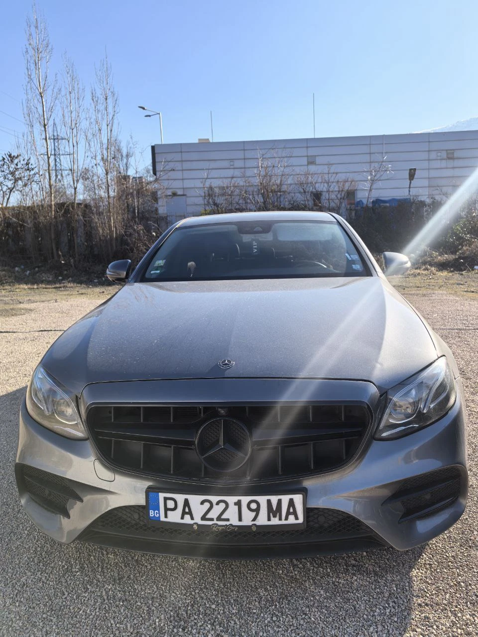Mercedes-Benz E 220 AMG Line - изображение 2