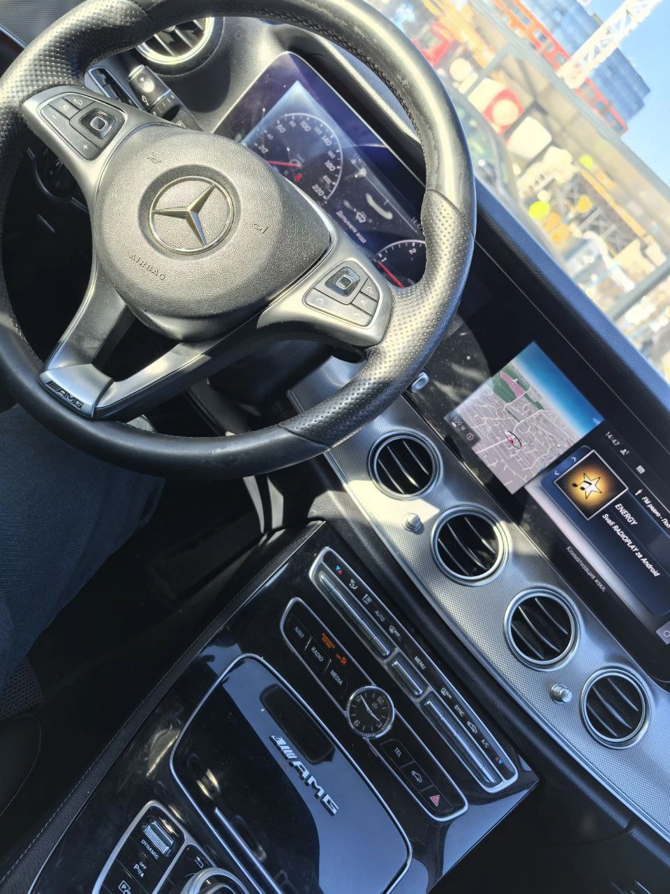 Mercedes-Benz E 220 AMG Line - изображение 5