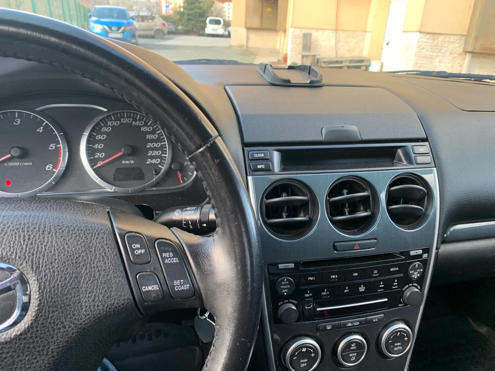 Mazda 6 2.0 - изображение 4