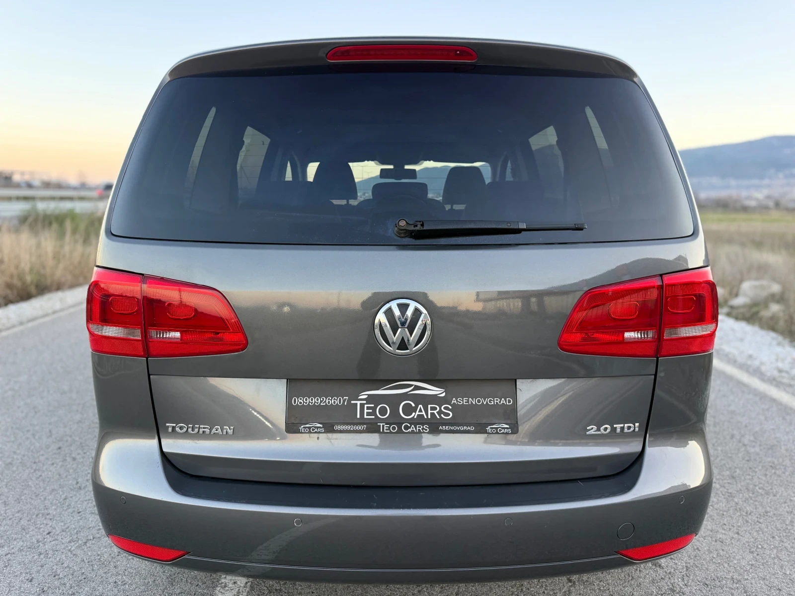 VW Touran 2.0 TDI / AVTOMAT / NAVI / PANORAMA / PARKTRONIC  - изображение 6
