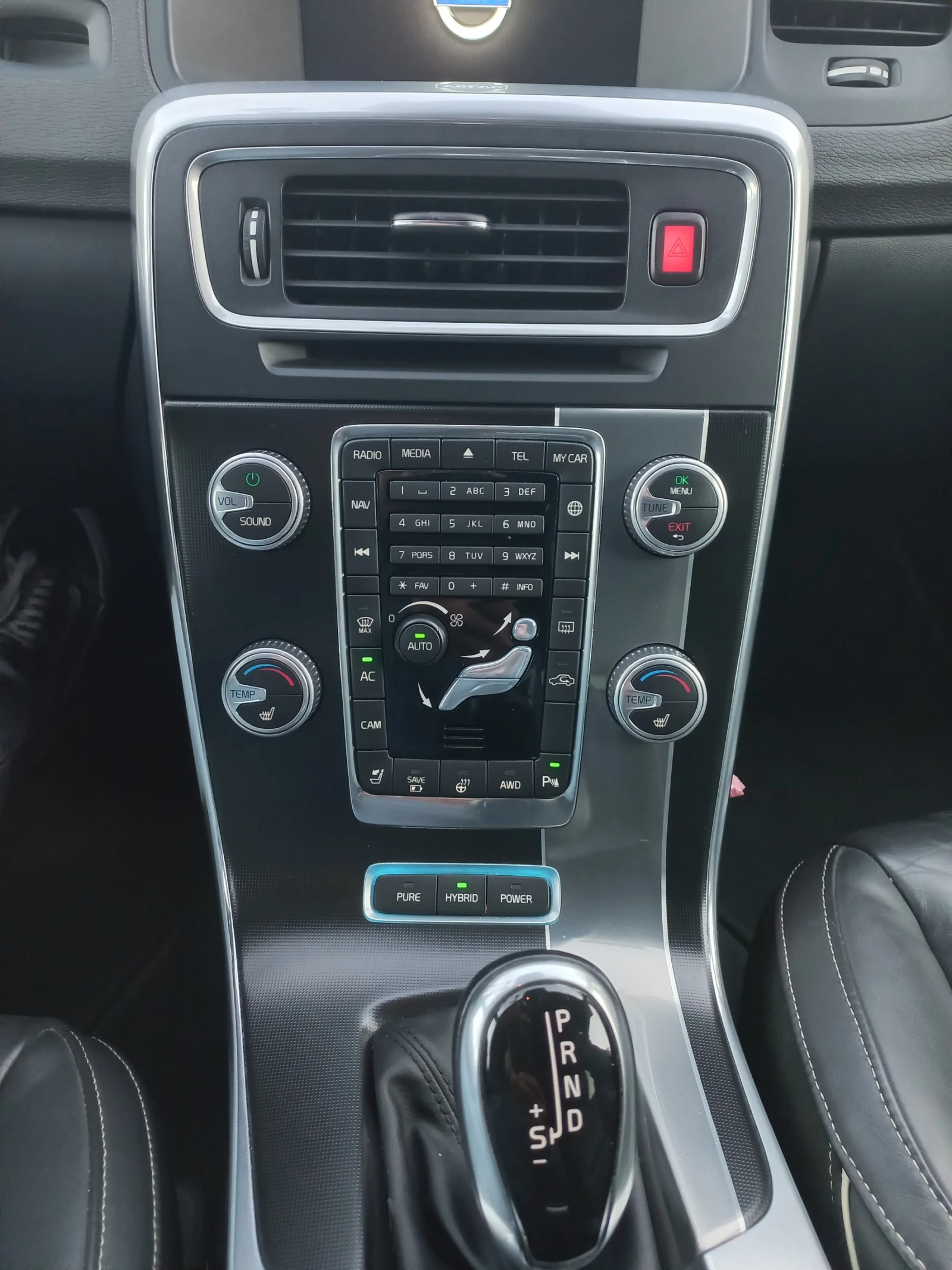 Volvo V60 D6 4x4 Plugin Hybrid RDESIGN FULL, снимка 7 - Автомобили и джипове - 54445400