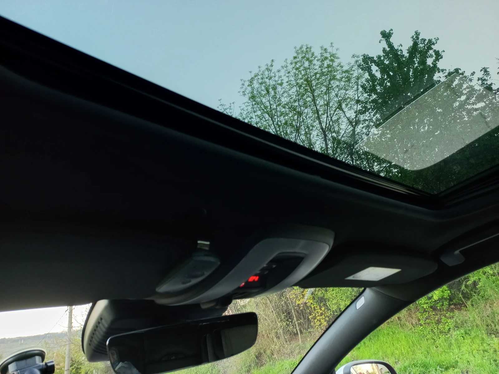 Volvo V60 D6 4x4 Plugin Hybrid RDESIGN FULL, снимка 11 - Автомобили и джипове - 54445400