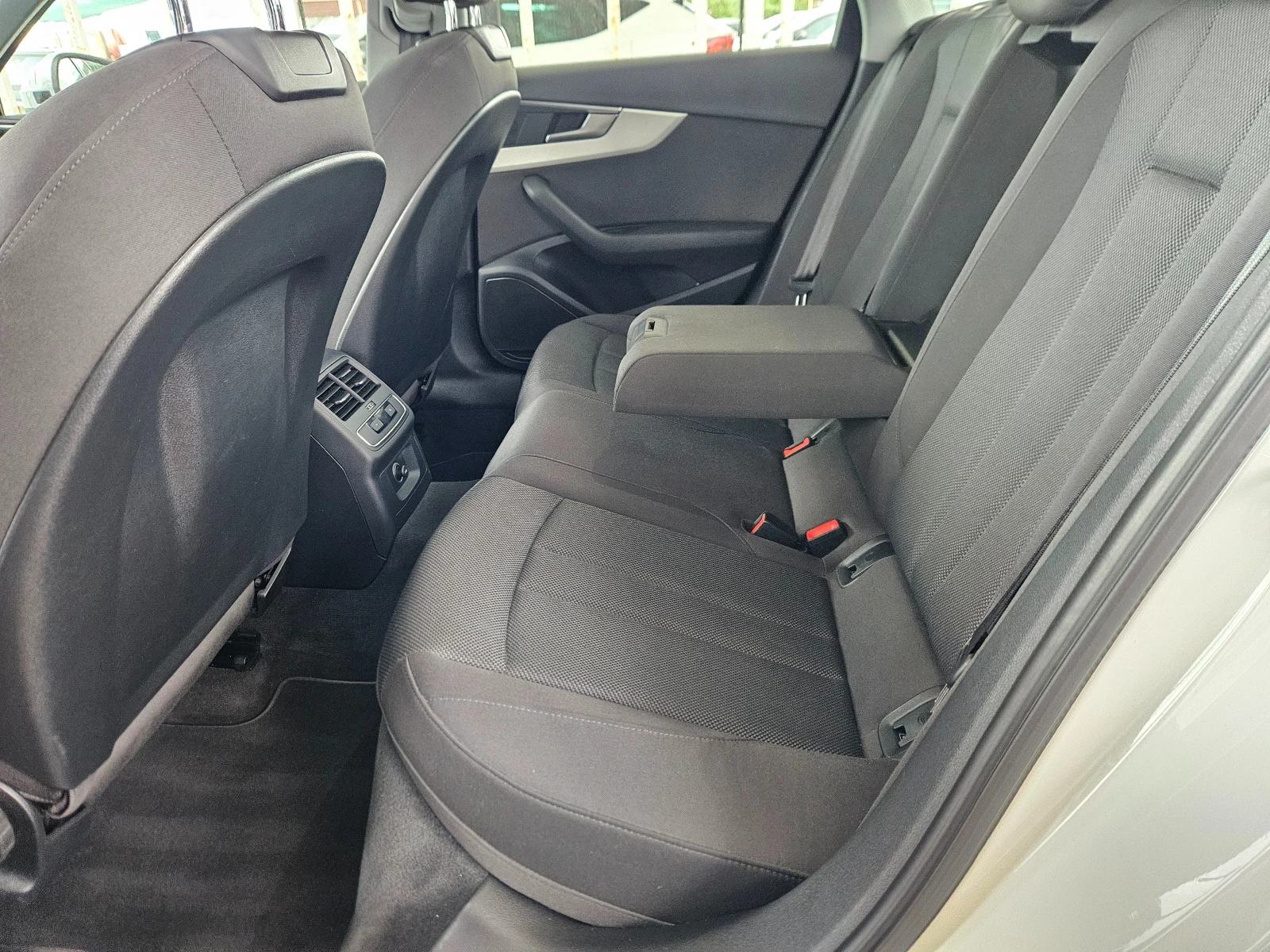 Audi A4 4.5tfsi hev hibrid, снимка 9 - Автомобили и джипове - 54917987