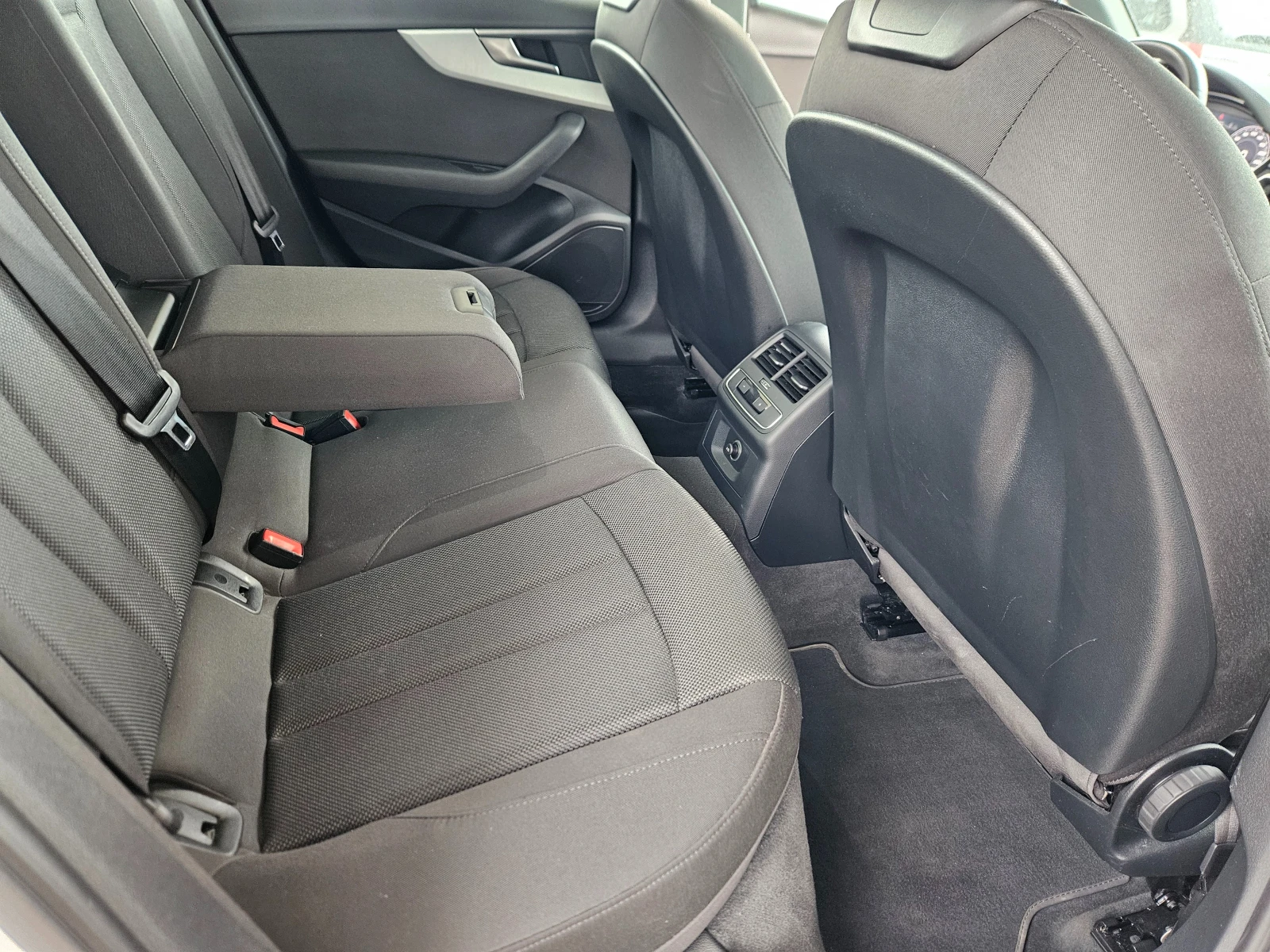 Audi A4 4.5tfsi hev hibrid, снимка 10 - Автомобили и джипове - 54917987