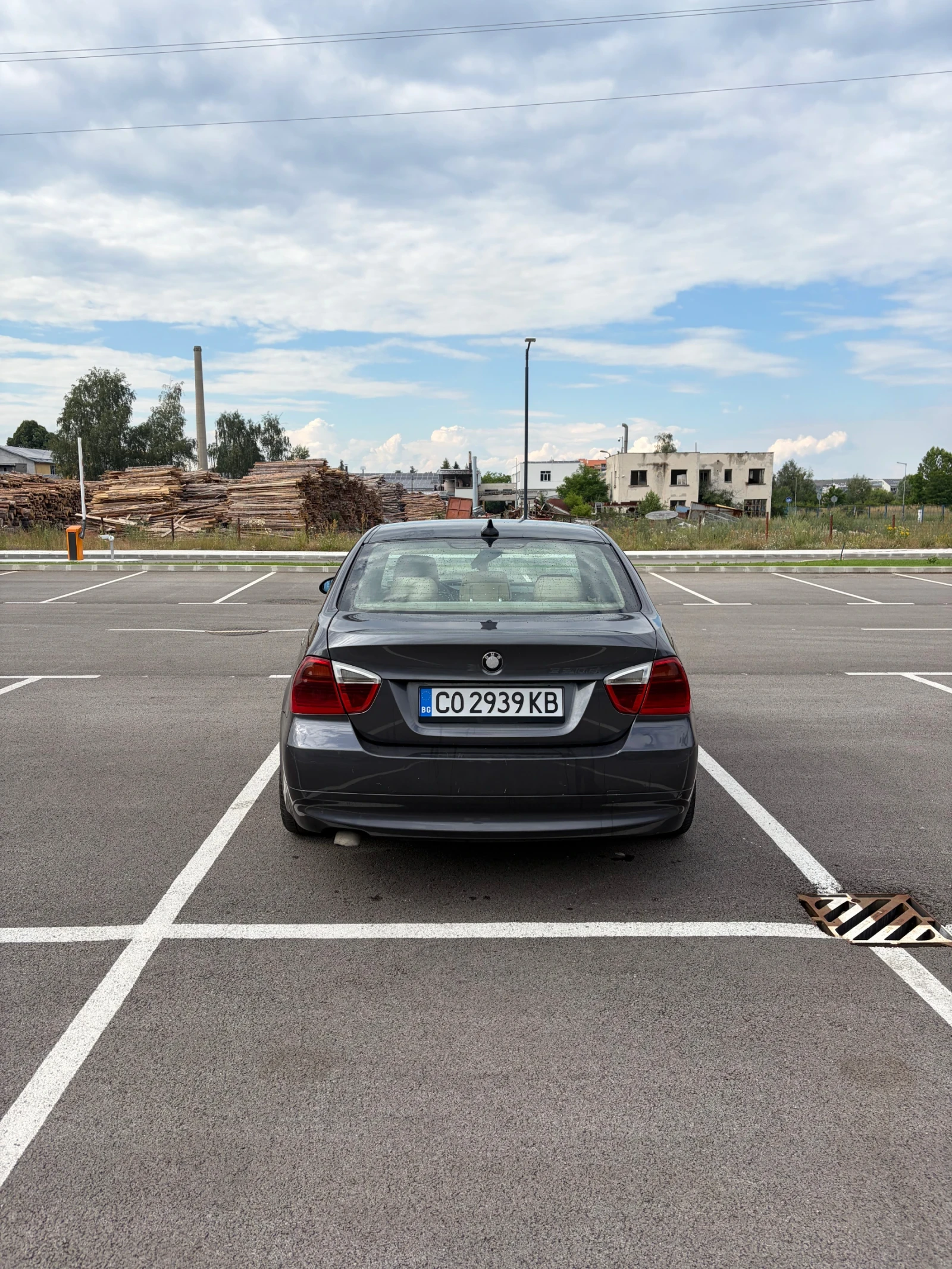 BMW 320, снимка 4 - Автомобили и джипове - 55457534