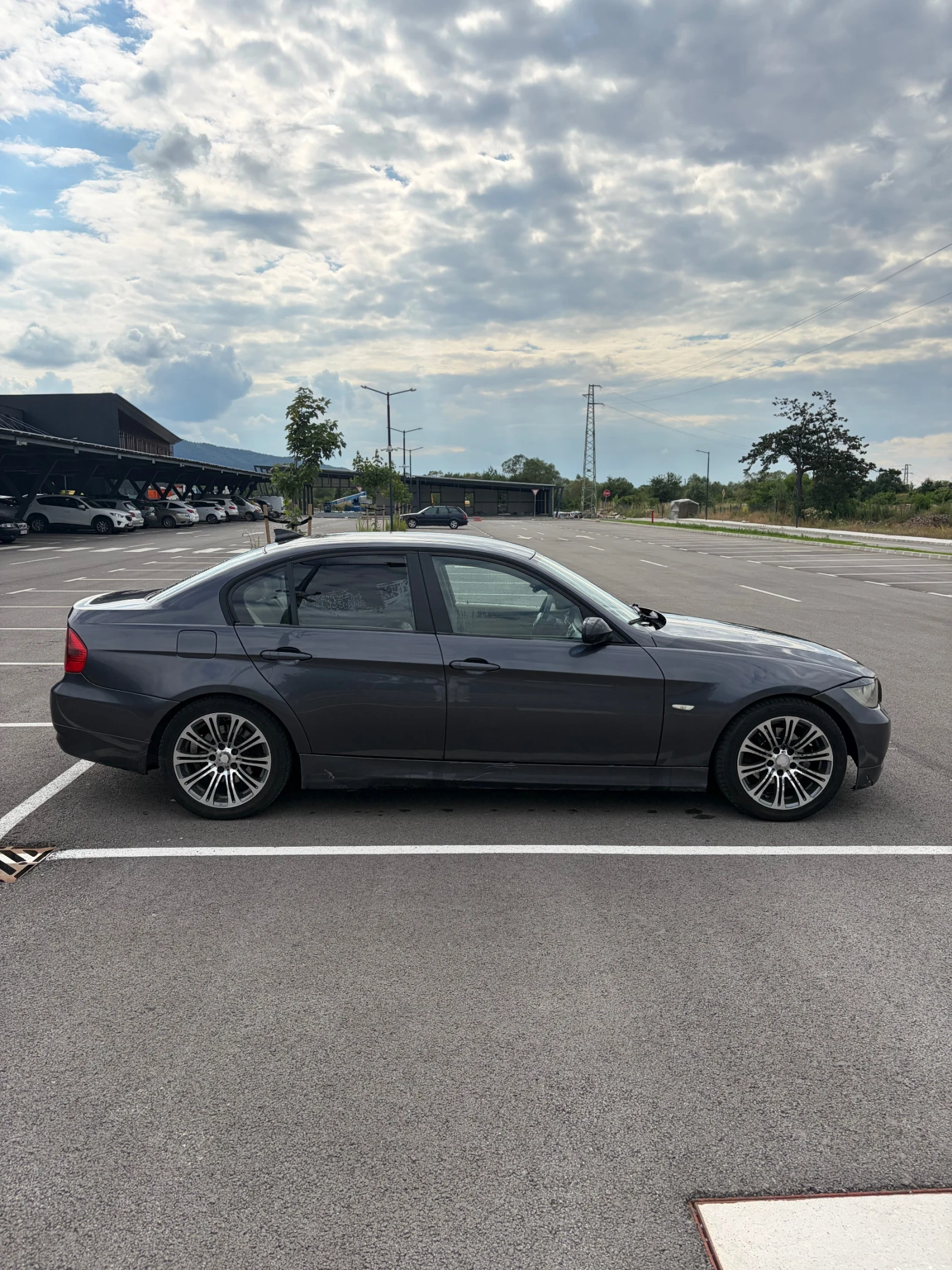 BMW 320, снимка 3 - Автомобили и джипове - 55457534