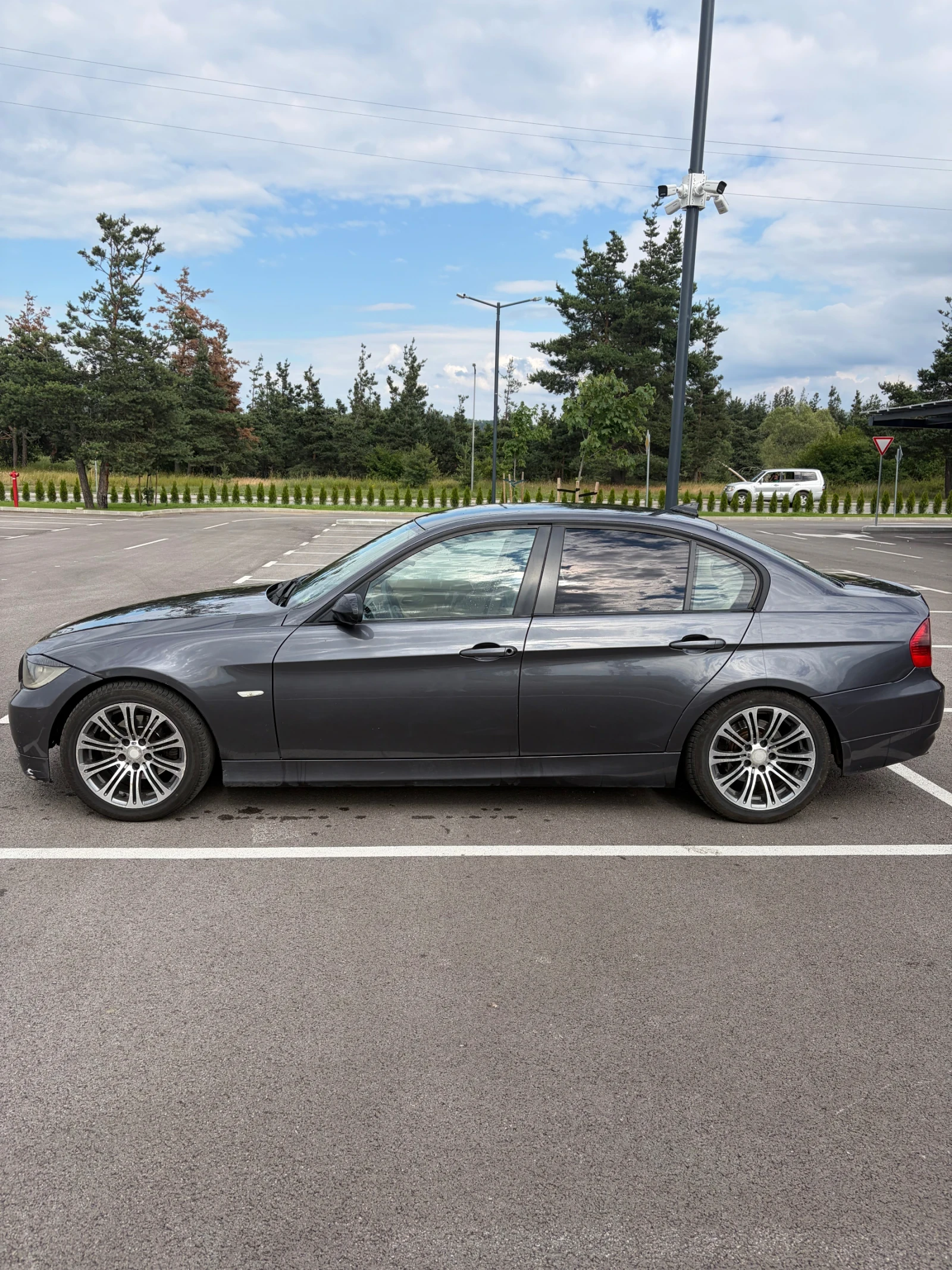 BMW 320, снимка 2 - Автомобили и джипове - 55457534