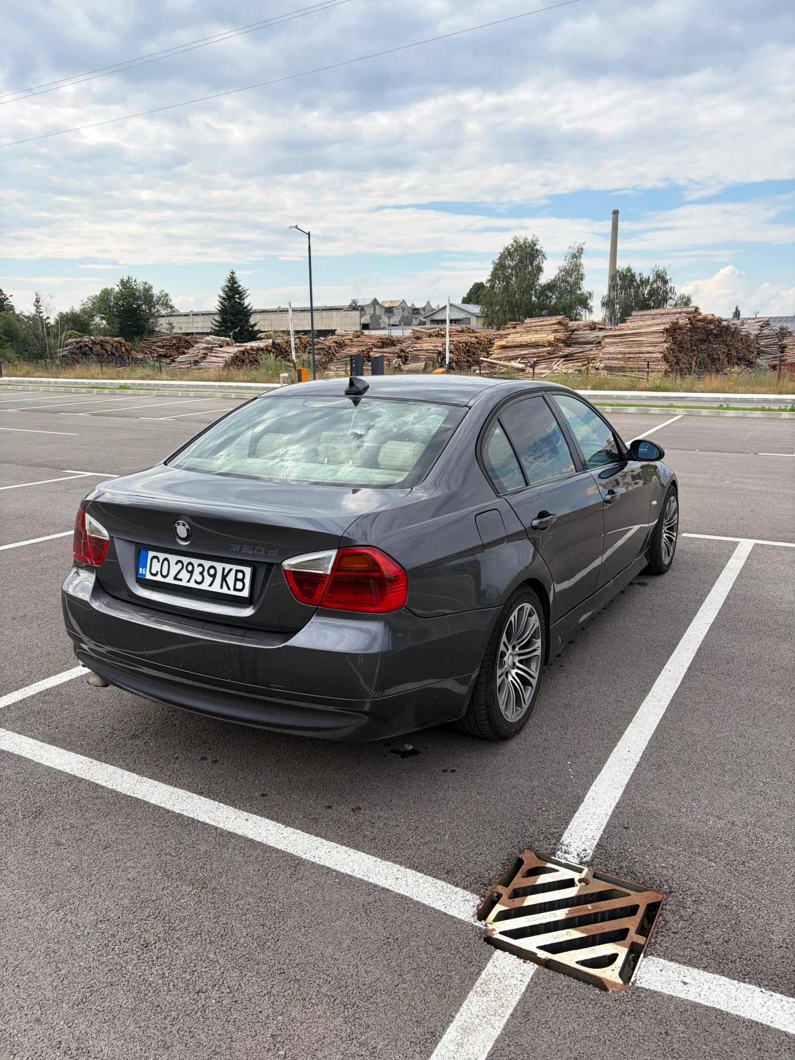 BMW 320, снимка 5 - Автомобили и джипове - 55457534