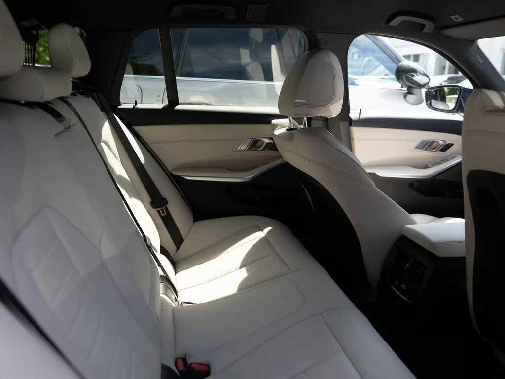BMW 340 xDRIVE/374HP/HUD/LED/ACC/H&K/CAM/KLESS/MEMO/769z, снимка 13 - Автомобили и джипове - 55665609