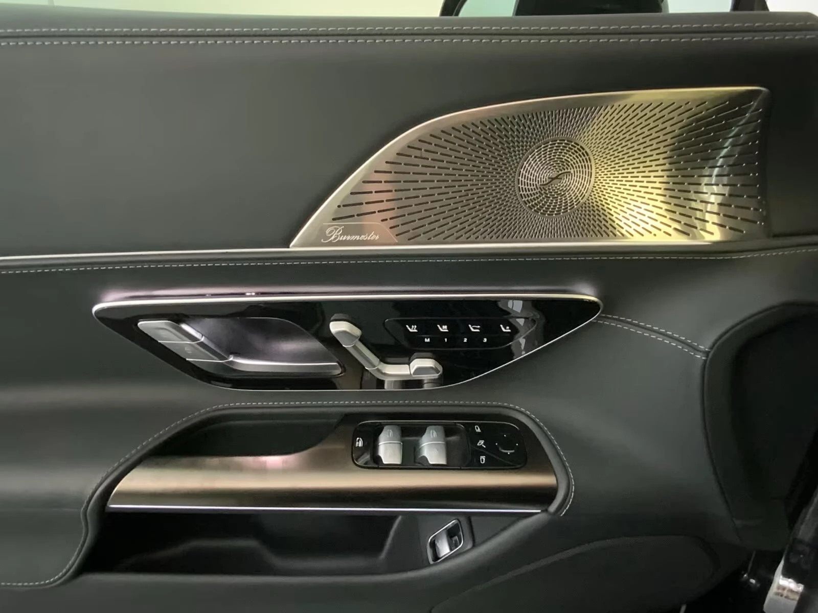 Mercedes-Benz SL 43 AMG V8 STYLE / NIGHT / MANUFAKTUR / BURM / HUD / 360 /, снимка 7 - Автомобили и джипове - 55924827