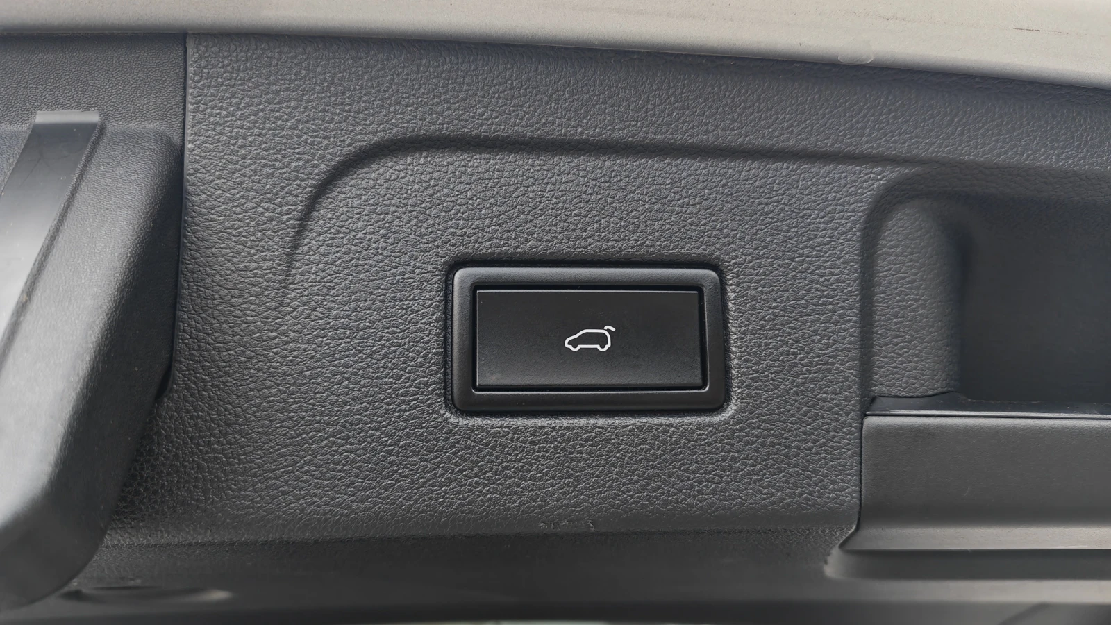 VW Touran АВТОМАТИК* 7МЕСТА, снимка 16 - Автомобили и джипове - 55960195