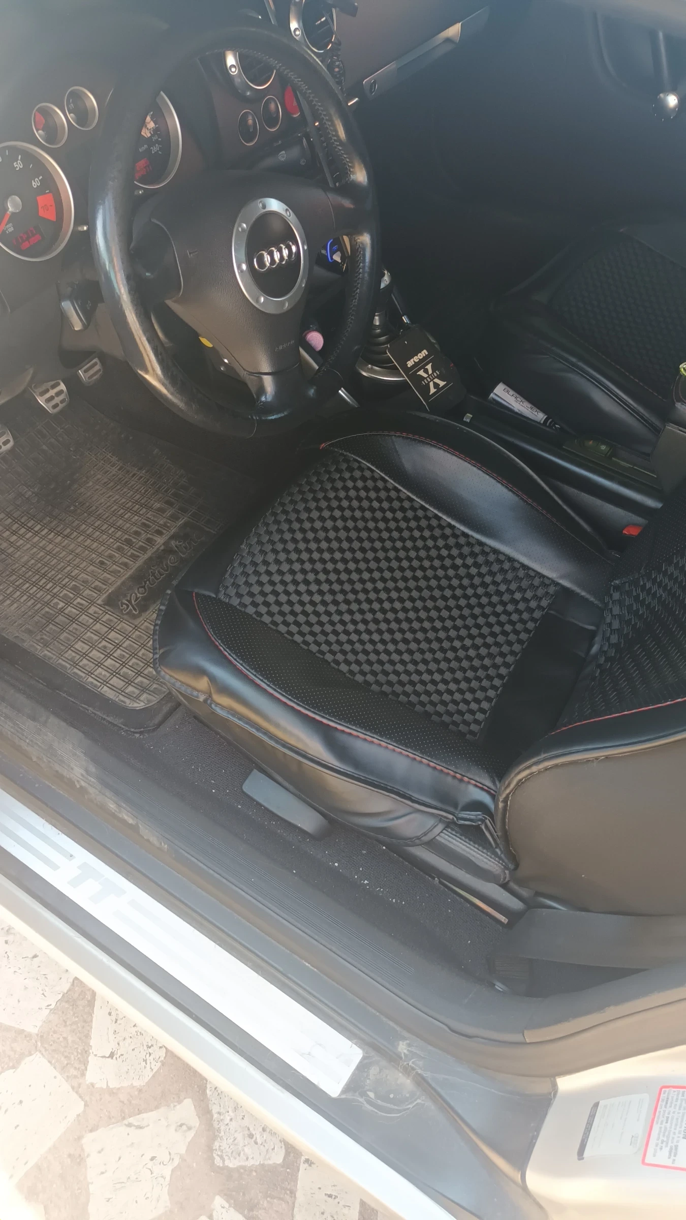 Audi Tt S-LINE, снимка 4 - Автомобили и джипове - 56112859