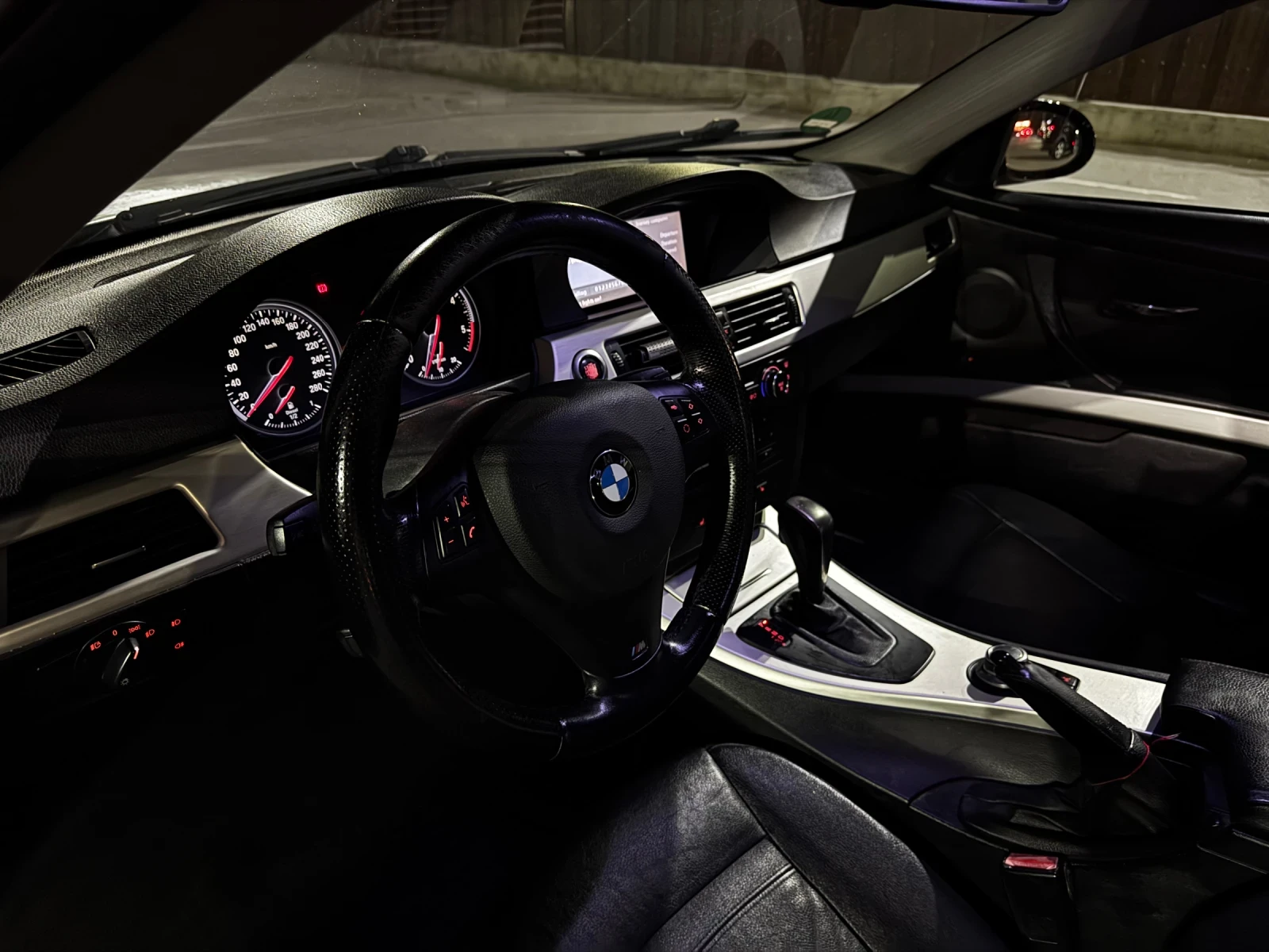 BMW 330 xd, снимка 12 - Автомобили и джипове - 56169167