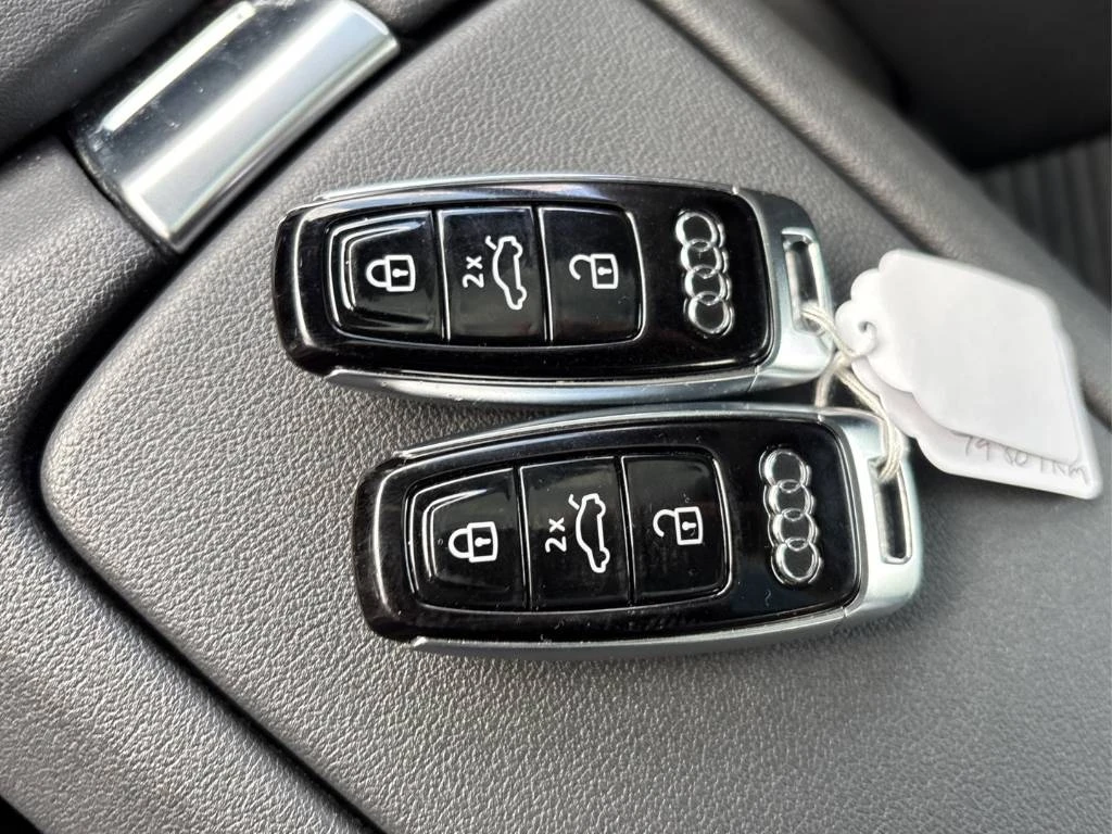 Audi E-Tron GT * CARFAX* ����� �� �����������*  | Mobile.bg � ����������� 12