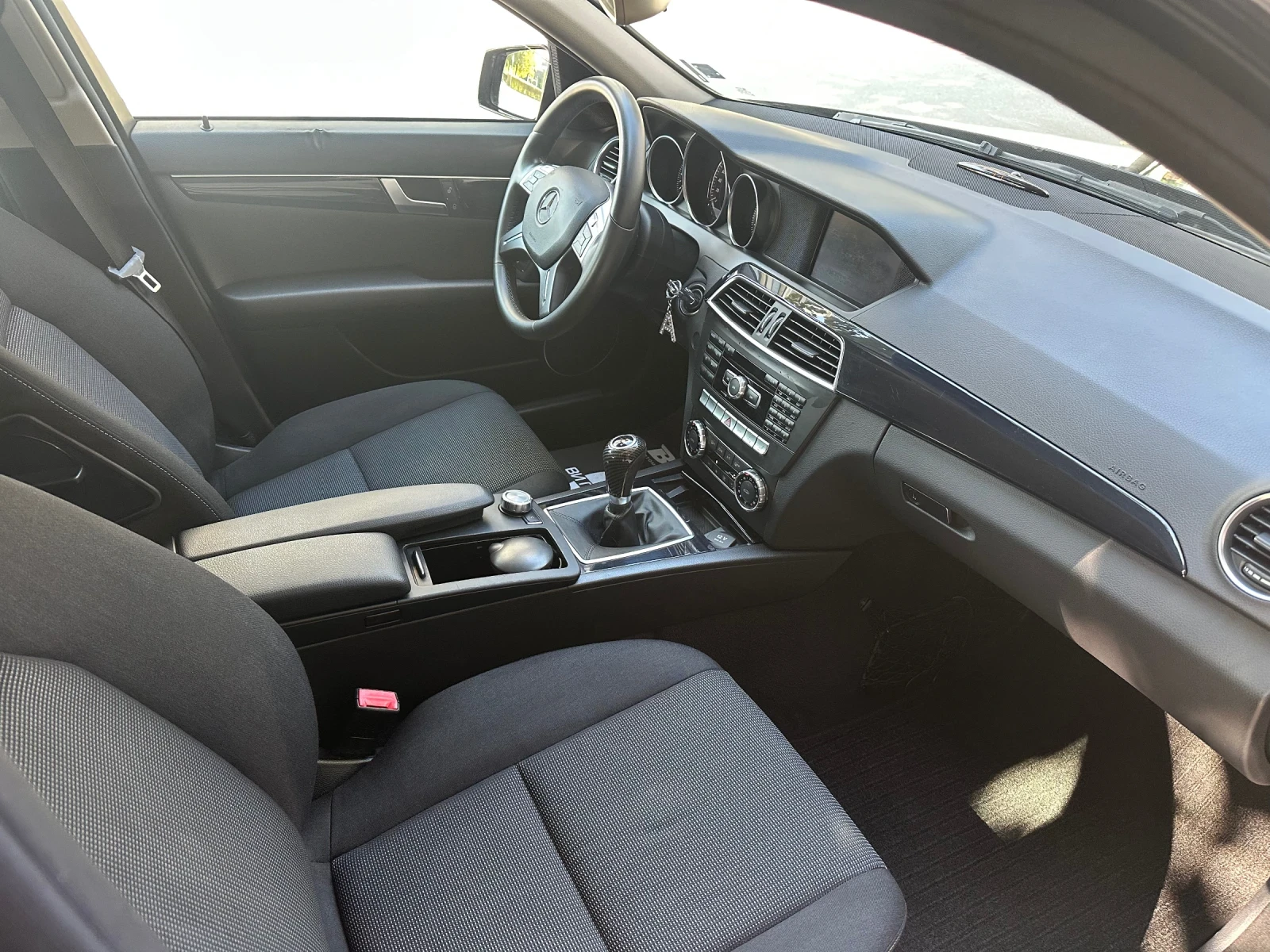 Mercedes-Benz C 220 УНИКАТ , снимка 13 - Автомобили и джипове - 56631562
