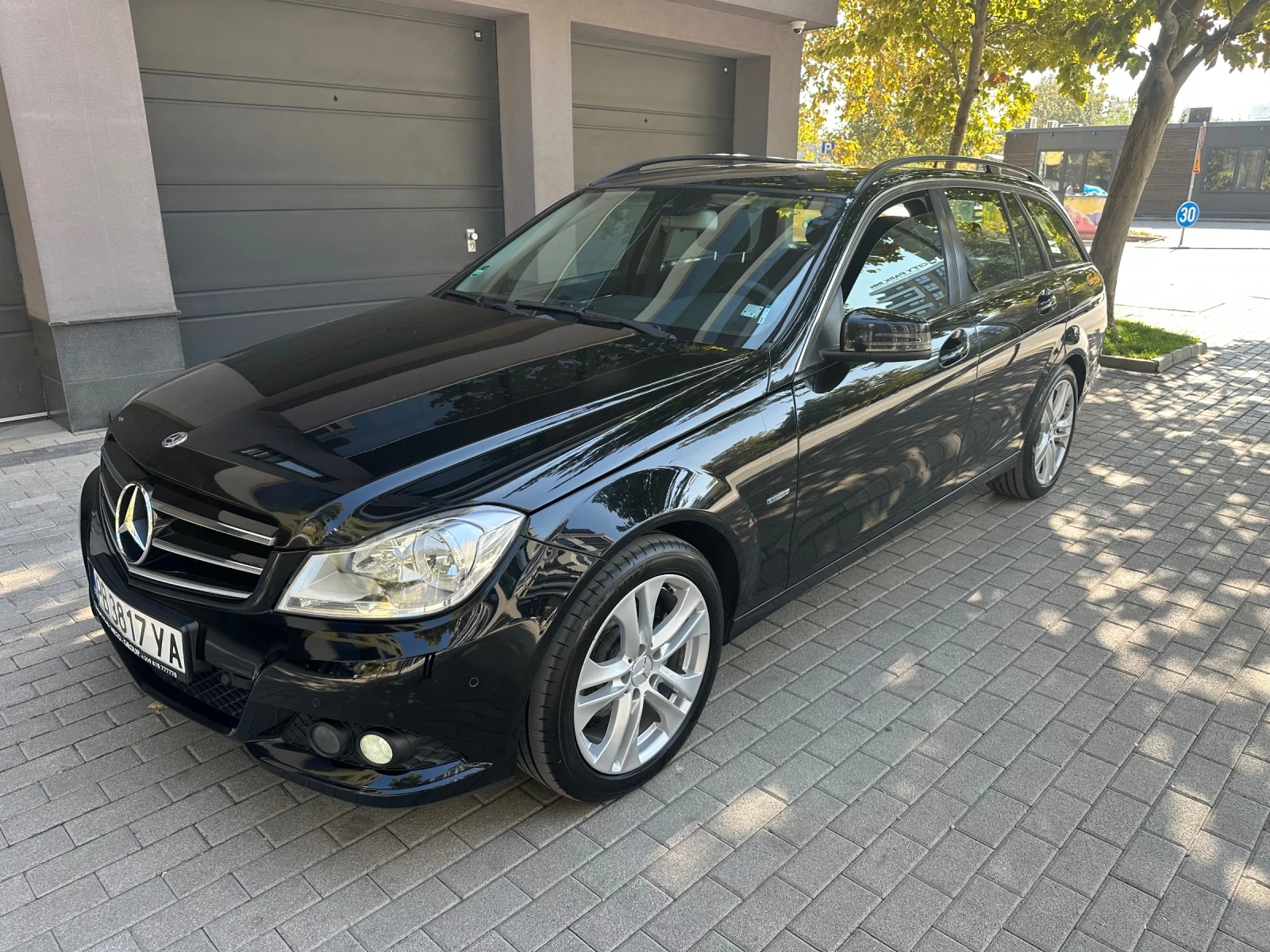 Mercedes-Benz C 220 УНИКАТ , снимка 2 - Автомобили и джипове - 56631562