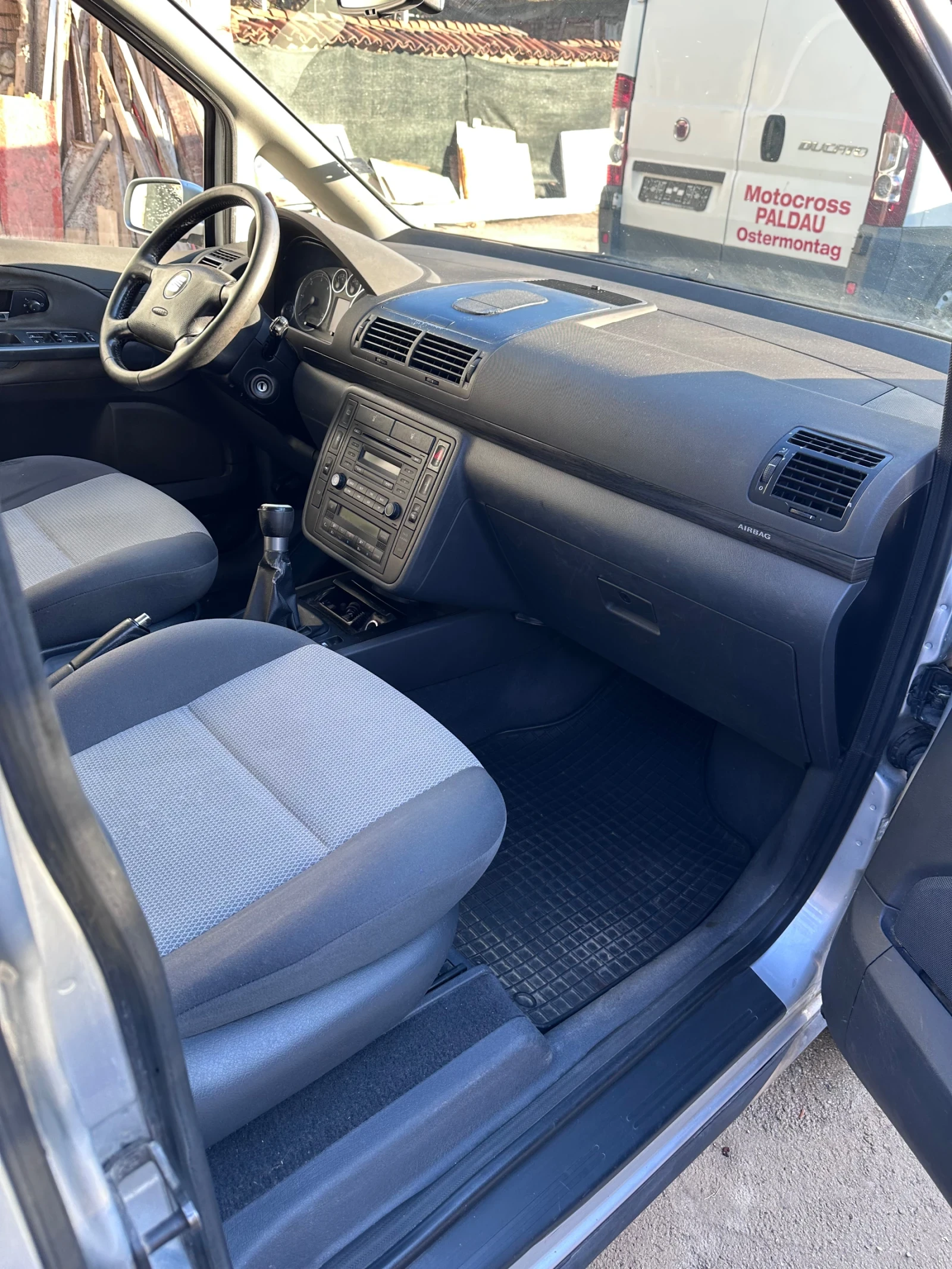 Seat Alhambra 2.0ТДИ/2008/Перфектен, снимка 6 - Автомобили и джипове - 56691895