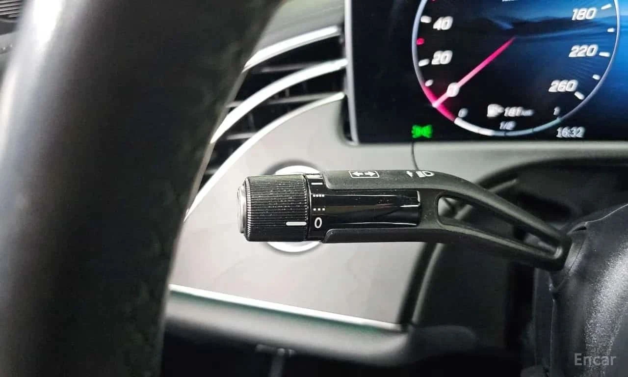 Mercedes-Benz E 200, снимка 11 - Автомобили и джипове - 56684754
