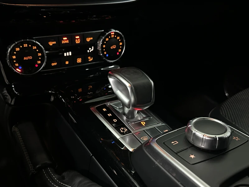 Mercedes-Benz G 350 * AMG* DESIGNO* DISTR* ОБДУХВАНЕ* , снимка 13 - Автомобили и джипове - 51814067