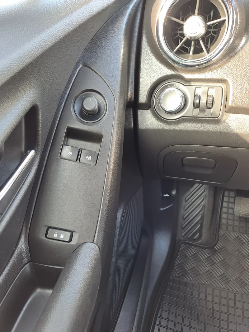 Chevrolet Trax 1.4i 4WD 140к.с, снимка 11 - Автомобили и джипове - 53143721