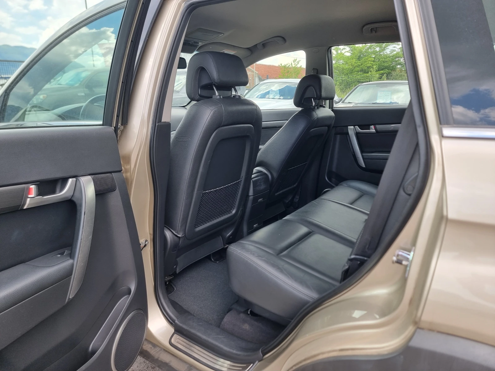 Chevrolet Captiva 2.0TDI , снимка 11 - Автомобили и джипове - 47524518
