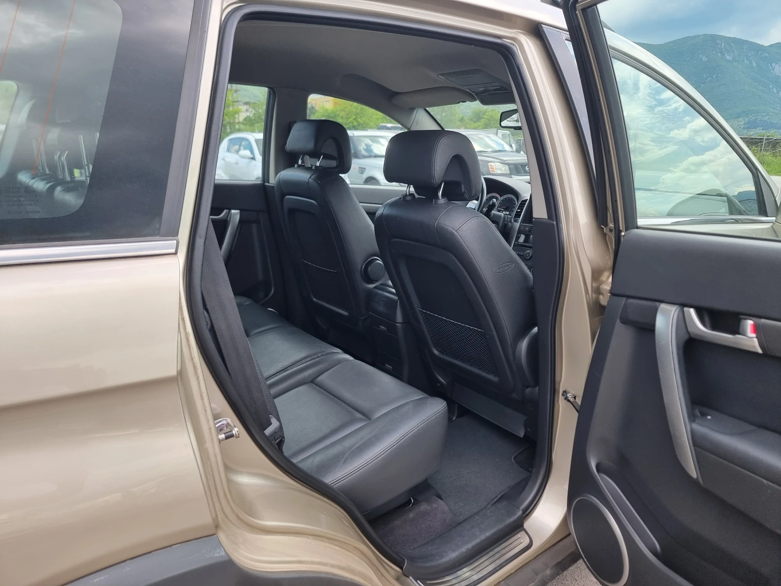 Chevrolet Captiva 2.0TDI , снимка 14 - Автомобили и джипове - 47524518