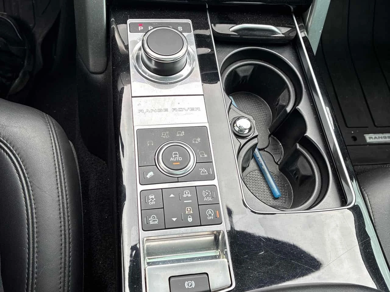 Land Rover Range rover * Td6 HSE * АВТОКРЕДИТ * ПРЕДСТАВИТЕЛСТВО, снимка 10 - Автомобили и джипове - 54865115