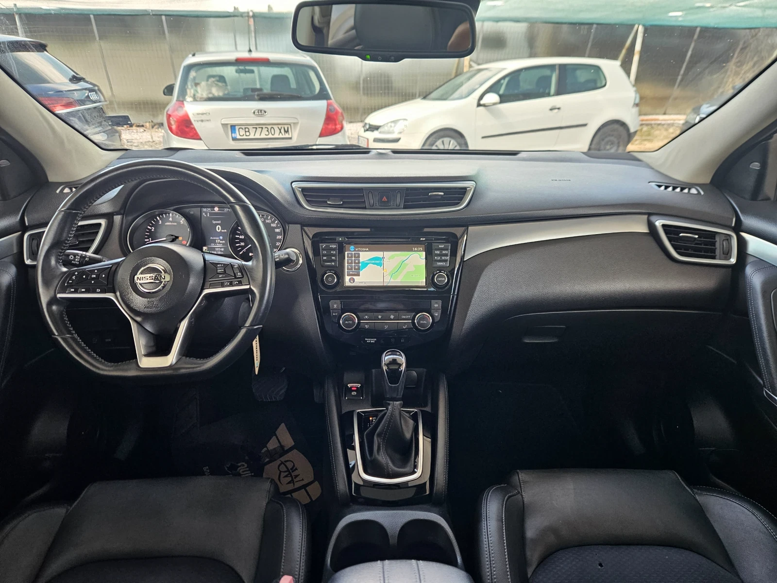 Nissan Qashqai, снимка 14 - Автомобили и джипове - 55220237