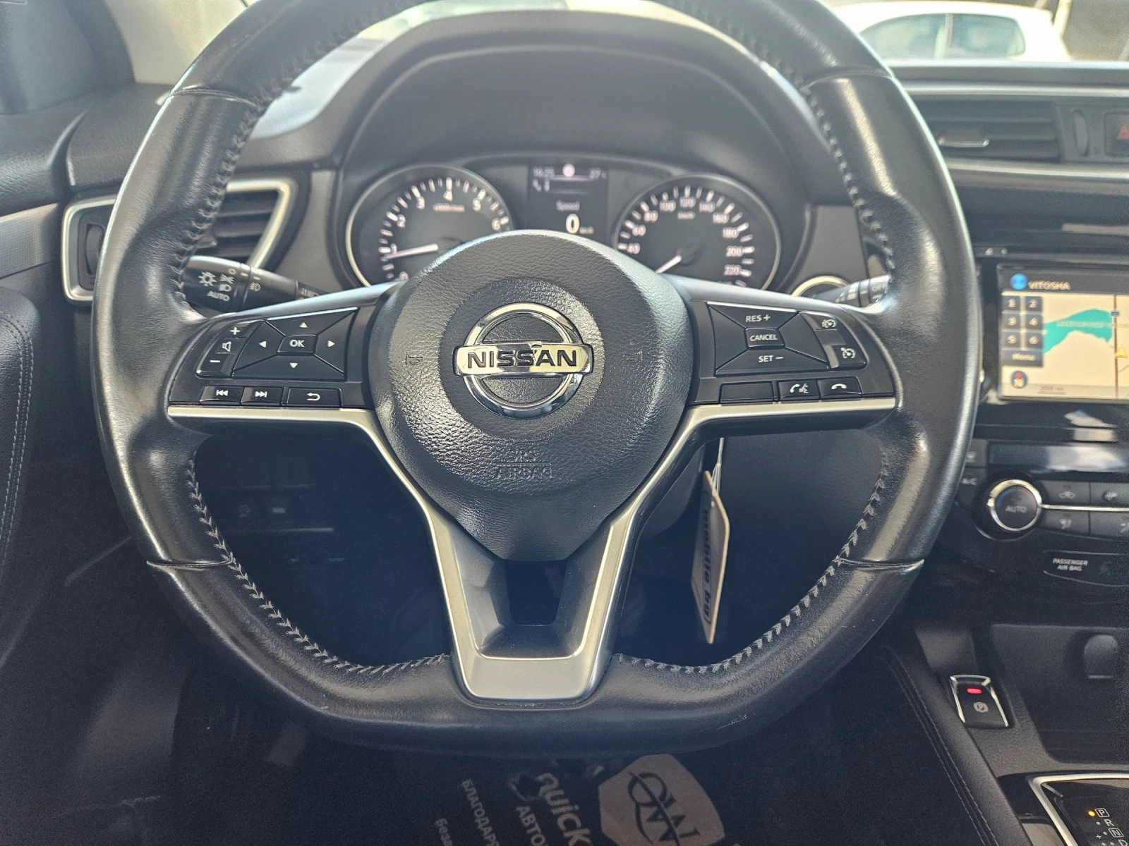Nissan Qashqai, снимка 16 - Автомобили и джипове - 55220237