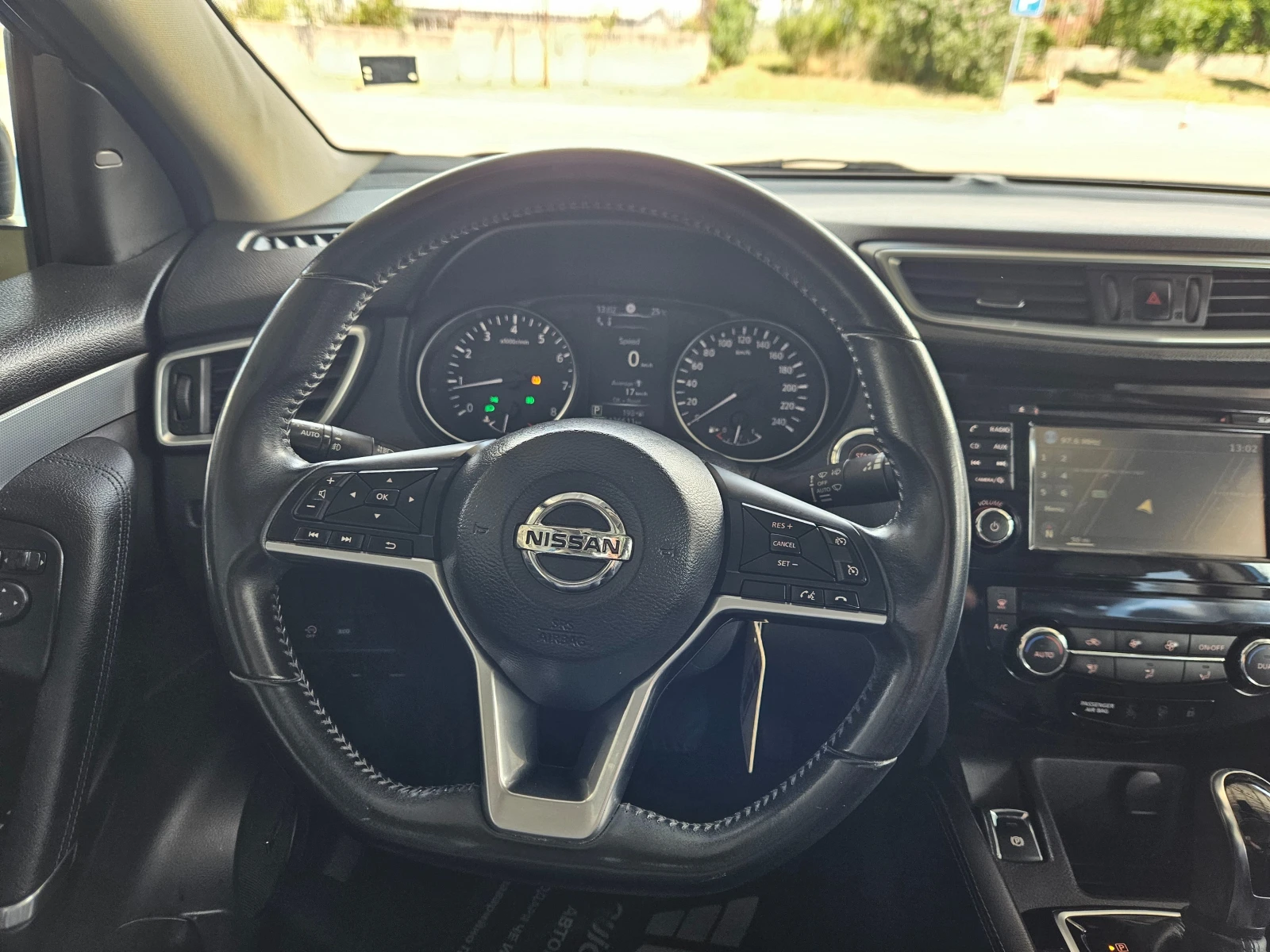 Nissan Qashqai, снимка 13 - Автомобили и джипове - 55220237