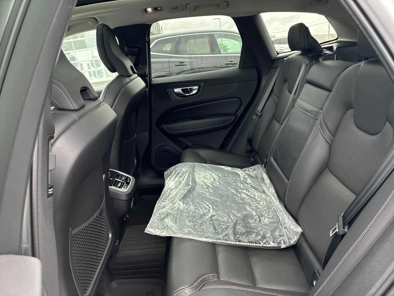 Volvo XC60 * Inscription * CARFAX * ЦЕНА ДО БГ, снимка 15 - Автомобили и джипове - 55493983