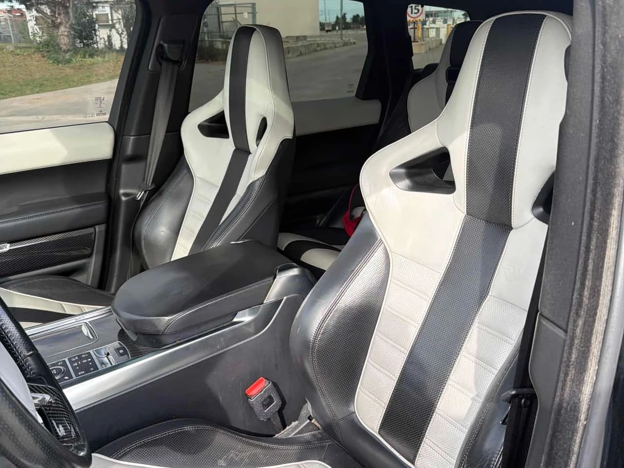 Land Rover Range Rover Sport SVR * V8 Supercharged * CARFAX * , снимка 11 - Автомобили и джипове - 56161908