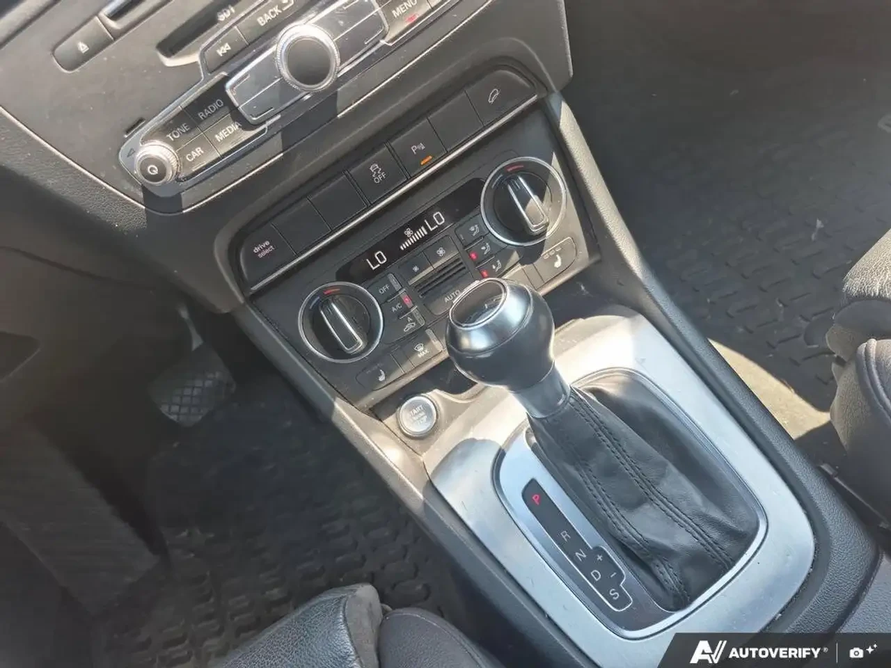 Audi Q3, снимка 16 - Автомобили и джипове - 56226874