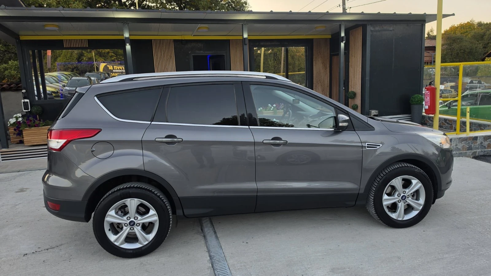 Ford Kuga, снимка 8 - Автомобили и джипове - 56512117